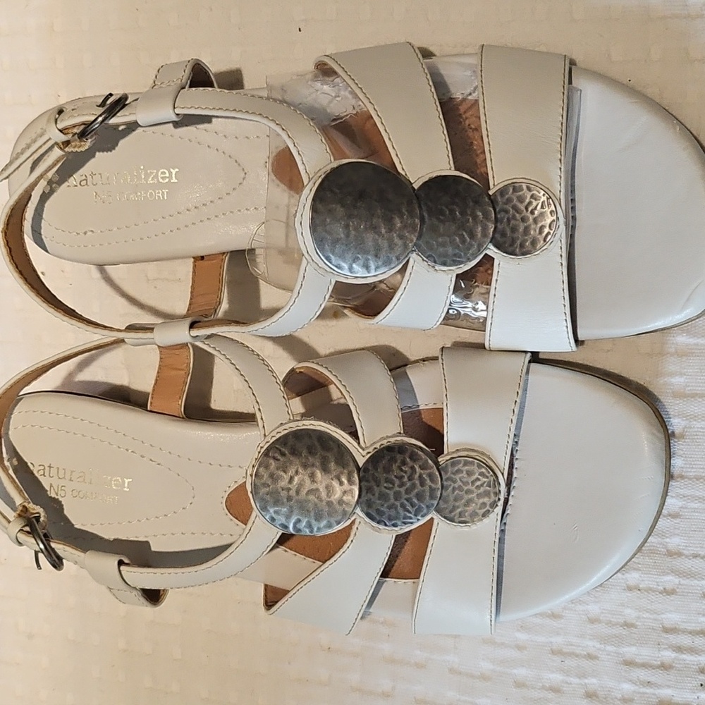 Naturalizer White with Silver Accents size 8 Leather